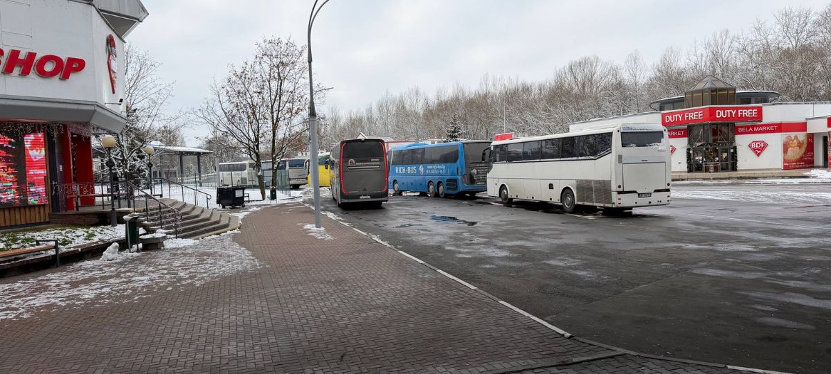 Автобусы на выезде из пункта пропуска «Брест» в сторону Польши