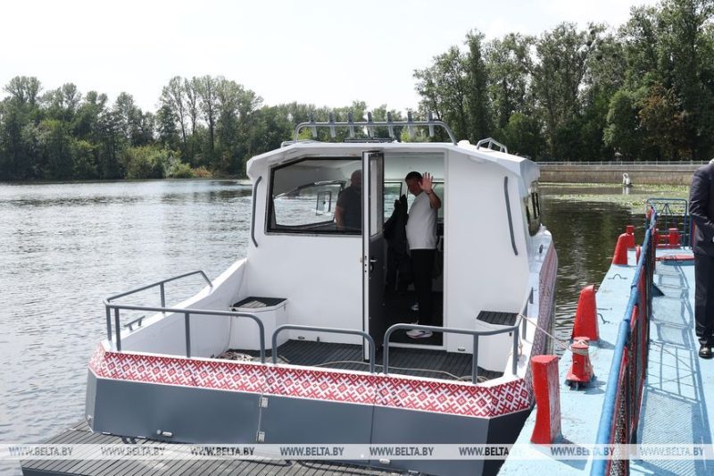 Первый прогулочный катер в Беларуси
